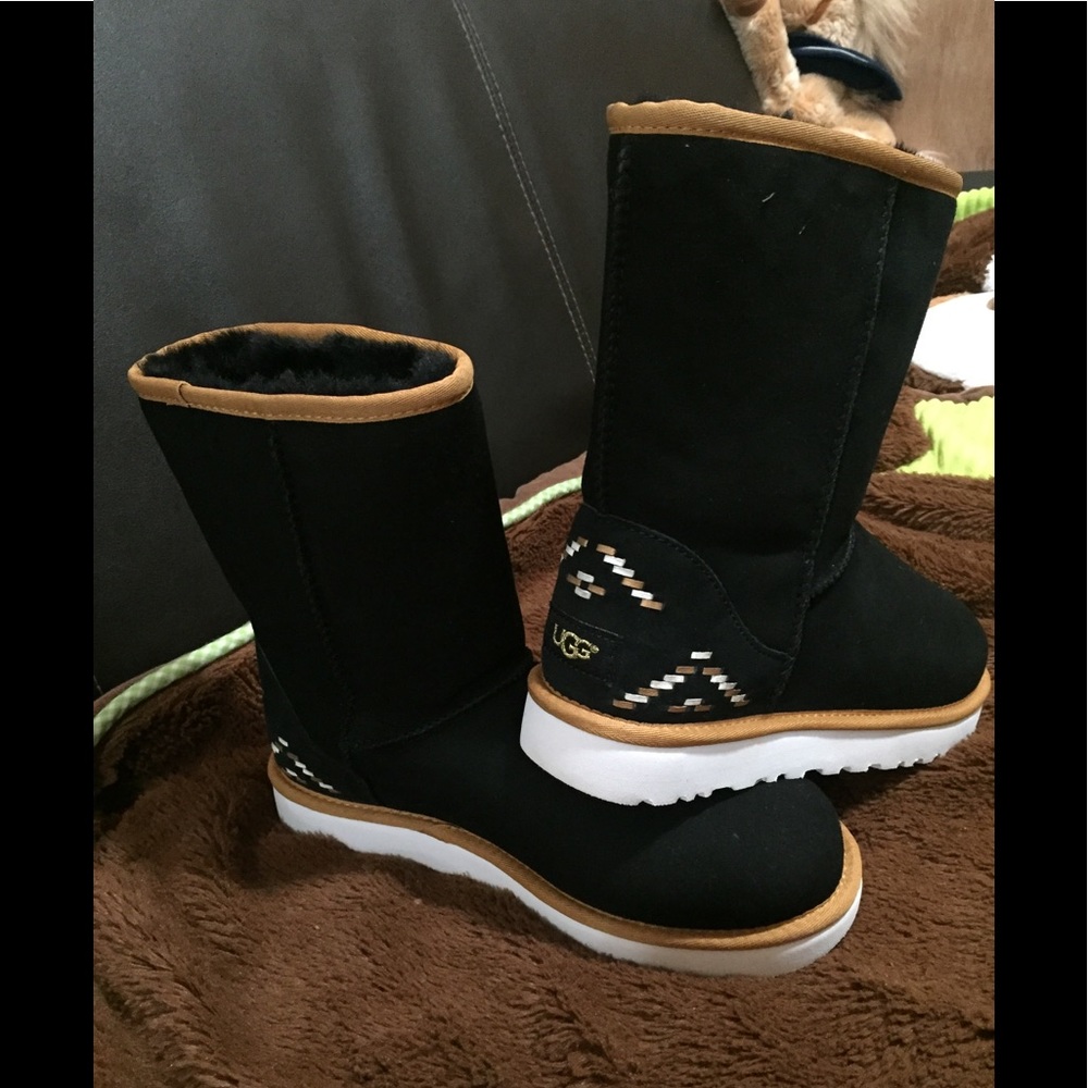 UGG - Classic Suede Genuine Shearling  Boot